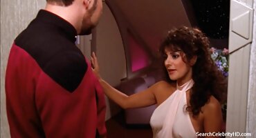 xxx hoạt hình Tài xế Xe sex gái vú to Buýt Sofia Lee cung cấp cho hành khách.